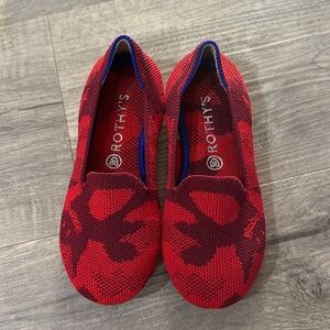Rothy’s kids loafer